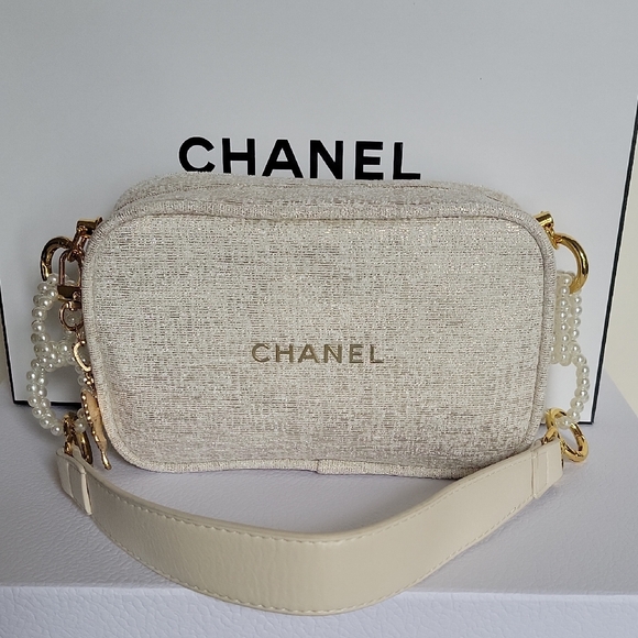 Chanel Beige POUCH - Picture 3 of 13